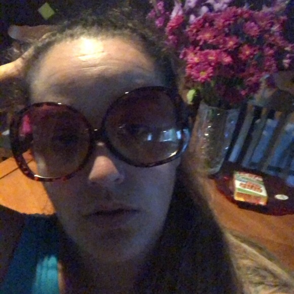 Meet your Posher, Kari - Picture 14 of 16